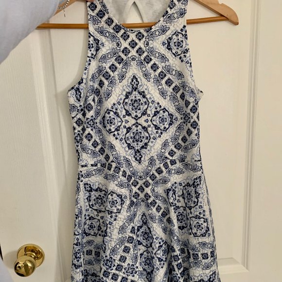 Blue and White Dress - Picture 3 of 6